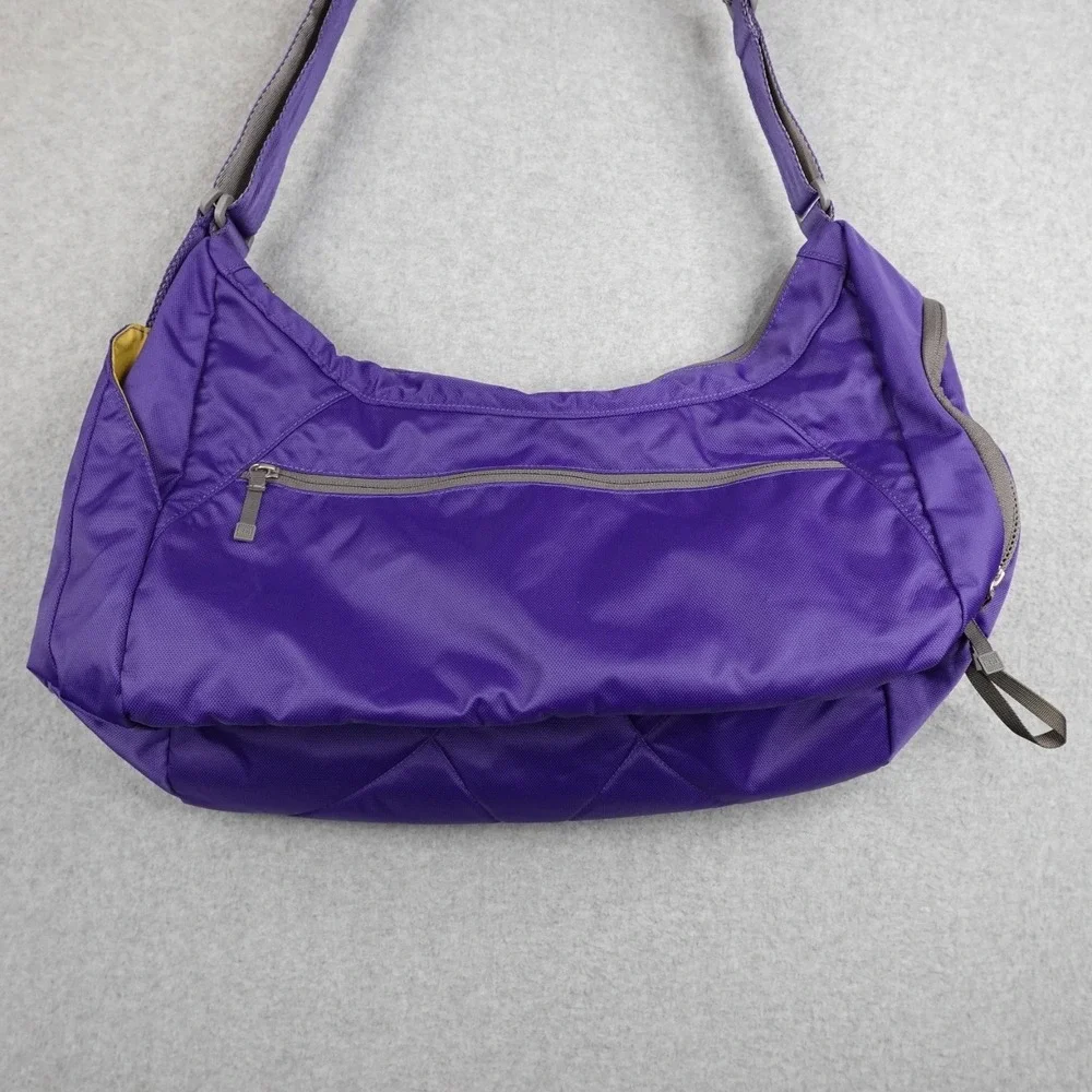 REI Duffle Bag Womens Sling Purple Nylon Gym Workout Class Pack Compartments